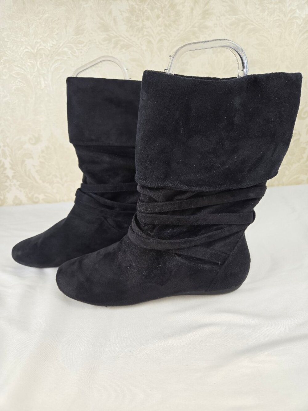 Trend Report Sz 6-1/2M Black Faux Suede Slouch Boots Mid-Shaft Decorative Straps